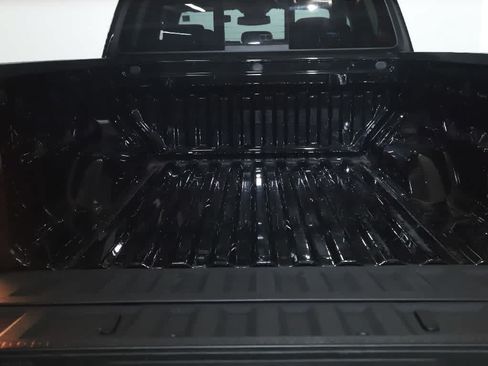 Used 2023 Chevrolet Colorado Z71 w/ Z71 Convenience Package 2 AWD/4WD image 30