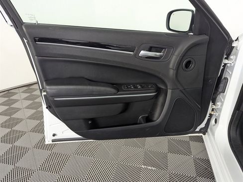 Used 2023 Chrysler 300 Touring image 18