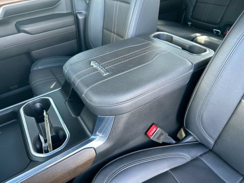 Used 2024 Chevrolet Silverado 2500 High Country w/ High Country Premium Package AWD/4WD image 21