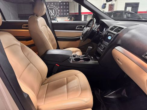 Used 2017 Ford Explorer XLT w/ Equipment Group 202A image 46