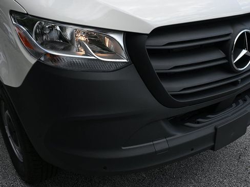 Used 2025 Mercedes-Benz Sprinter 2500 image 33