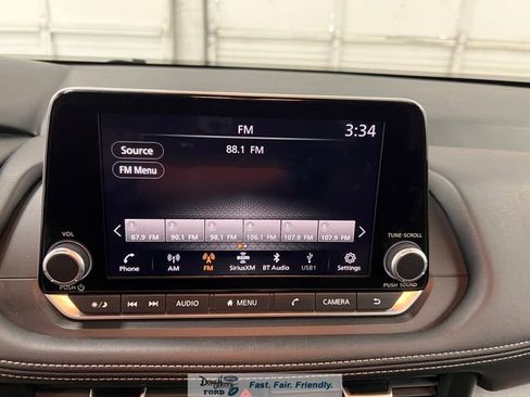 Used 2025 Nissan Rogue SV FWD image 41