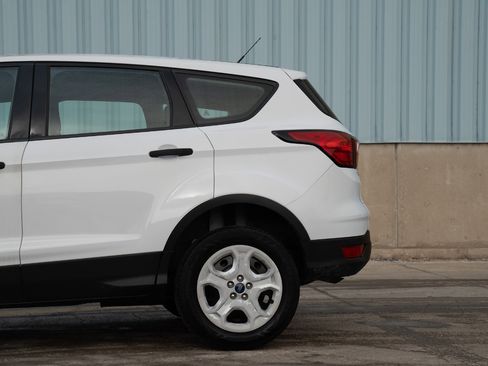 Used 2019 Ford Escape S image 8