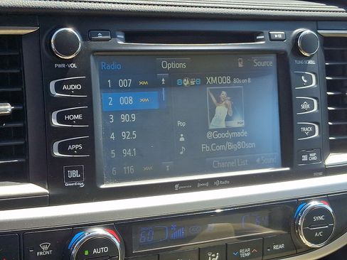 Used 2017 Toyota Highlander Limited Platinum AWD/4WD image 16