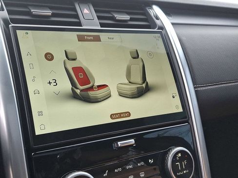 Used 2024 Land Rover Discovery Dynamic SE image 19