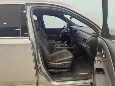 Used 2023 Chevrolet Traverse High Country image 14