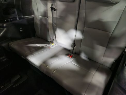 Used 2021 Toyota Highlander XLE FWD image 51