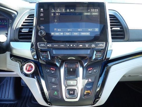 Used 2018 Honda Odyssey Elite image 25