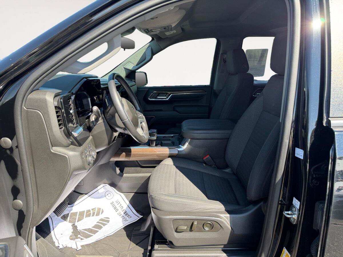 Used 2023 Chevrolet Silverado 1500 RST w/ True North Edition Plus AWD/4WD image 9