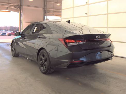 Used 2021 Hyundai Elantra SEL w/ Convenience Package image 13