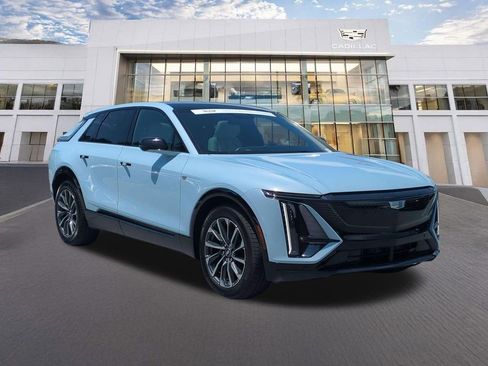 Certified 2026 Cadillac Lyriq Sport AWD/4WD image 3