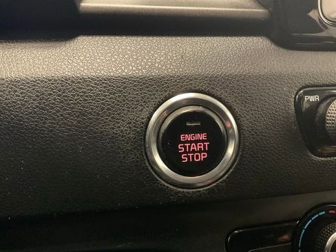 Used 2017 Kia Niro LX image 17