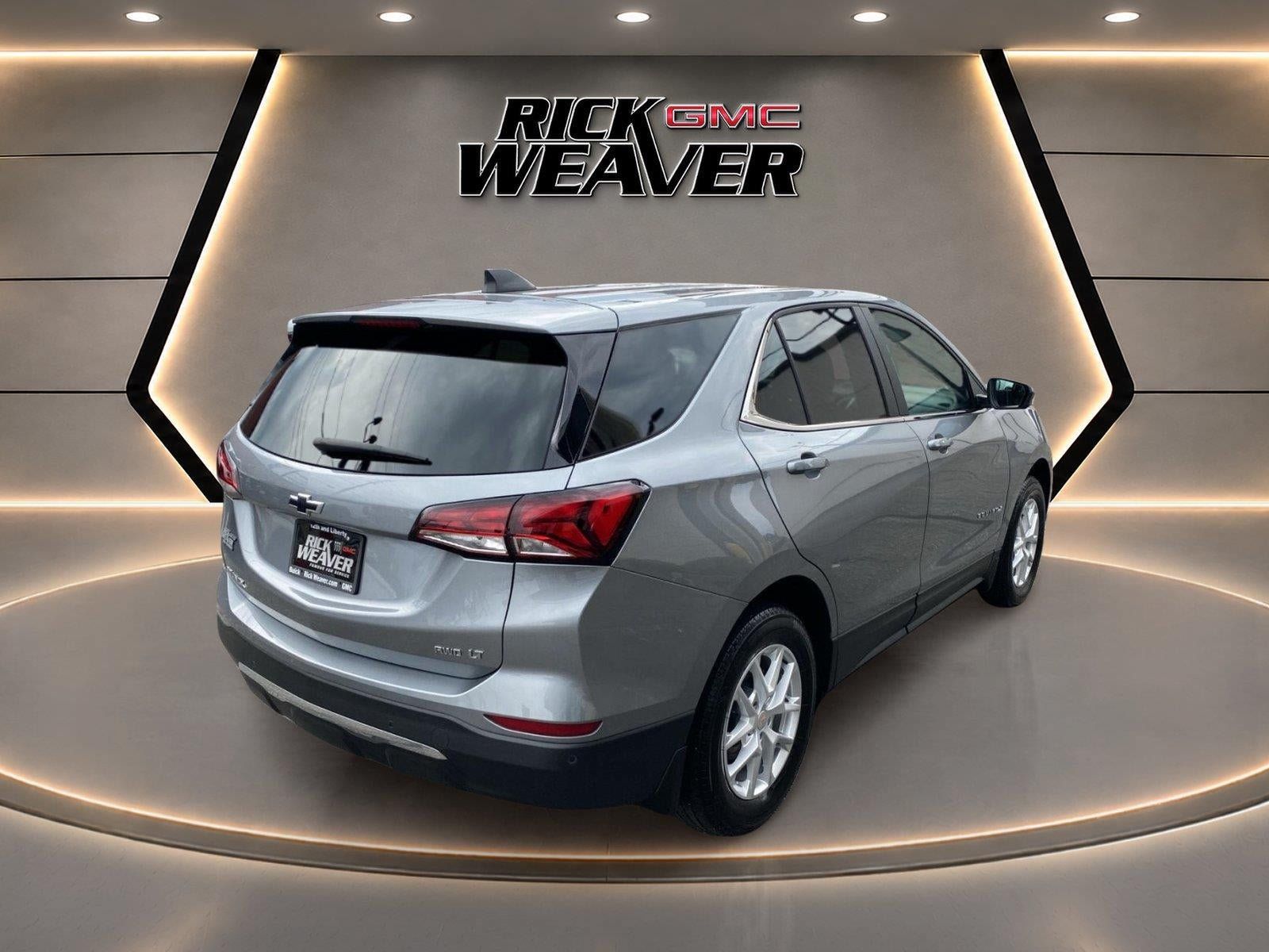 Used 2024 Chevrolet Equinox LT w/ LPO, Floor Liner Package AWD/4WD image 6