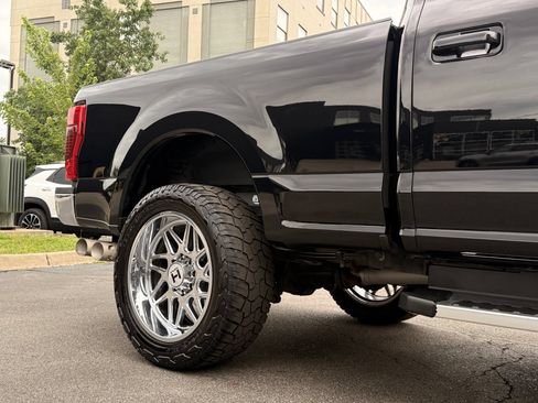Used 2022 Ford F250 Lariat w/ Lariat Ultimate Package AWD/4WD image 16