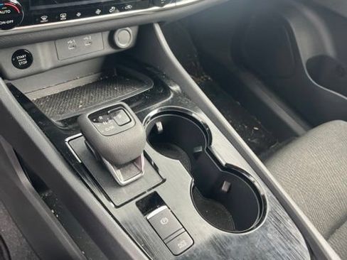 Certified 2026 Nissan Rogue SV FWD image 13