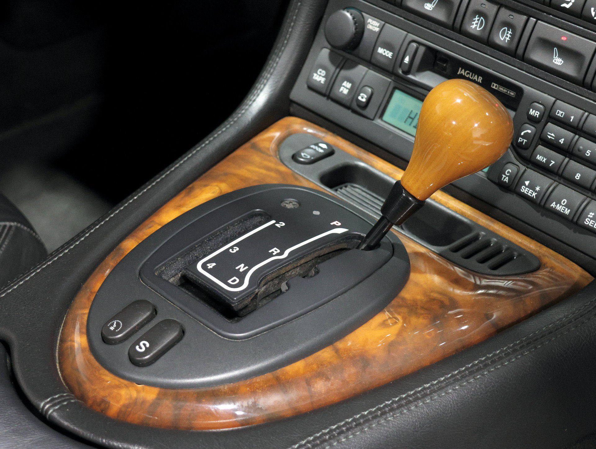 Used 2001 Jaguar XK8 Convertible RWD image 42