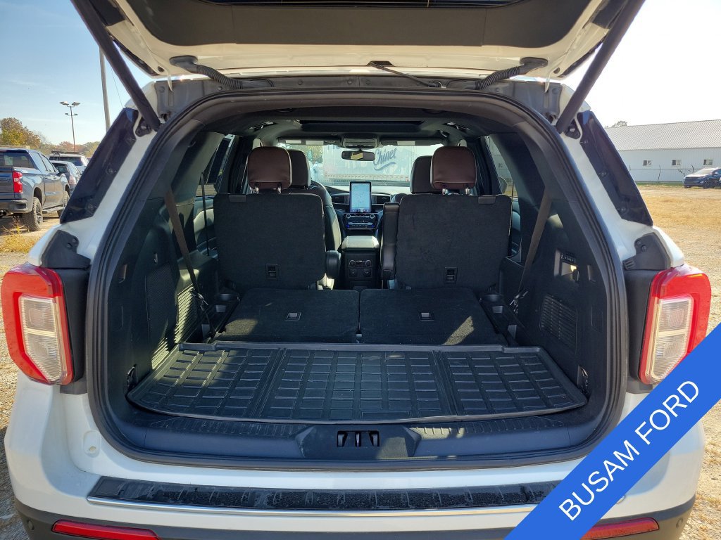 Used 2023 Ford Explorer Platinum w/ Technology Package AWD/4WD image 6