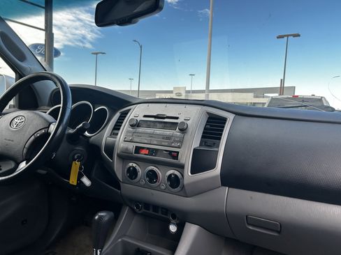 Used 2009 Toyota Tacoma PreRunner image 14