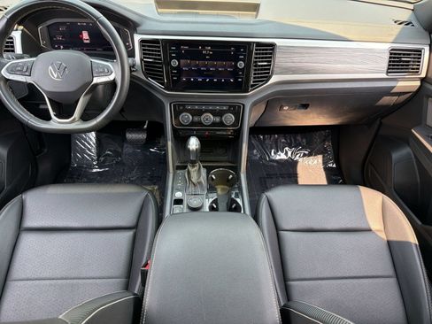 Used 2023 Volkswagen Atlas Cross Sport SE w/ Panoramic Sunroof Package AWD/4WD image 15