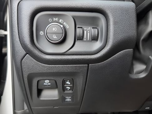 Used 2025 RAM 1500 Big Horn AWD/4WD image 17