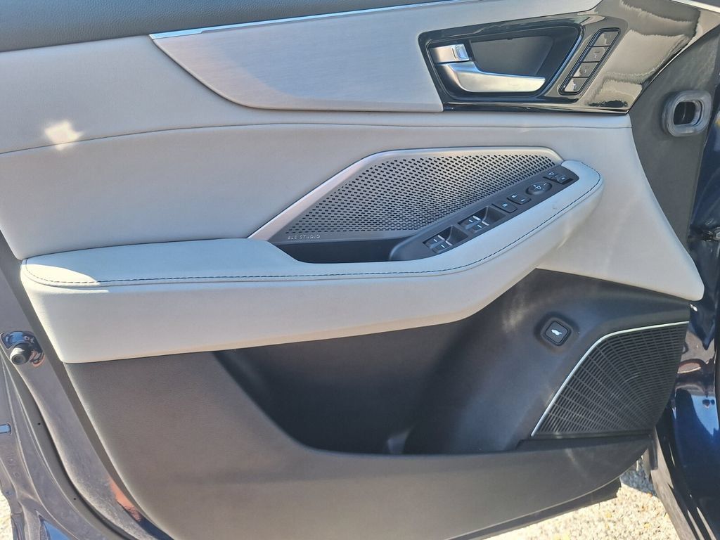 Certified 2023 Acura MDX w/ Technology Package AWD/4WD image 36