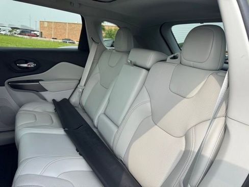 Used 2020 Jeep Cherokee Limited w/ Technology Group AWD/4WD image 13