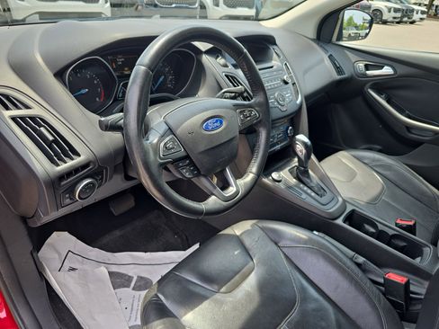 Used 2015 Ford Focus SE w/ Equipment Group 201A FWD image 16