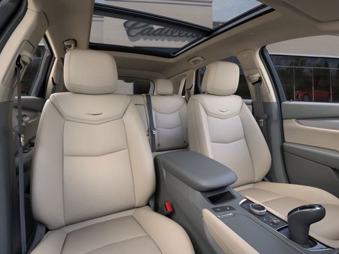 New 2025 Cadillac XT5 Premium Luxury w/ LPO, Floor Liner Package image 16