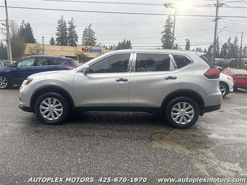 Used 2017 Nissan Rogue S image 4