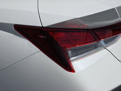 Used 2024 Hyundai Elantra SEL FWD image 33