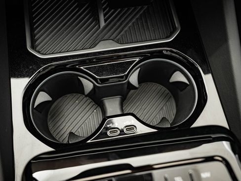 Certified 2025 BMW 530i xDrive image 37