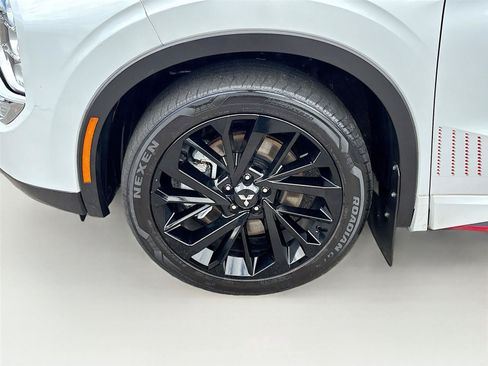 Used 2024 Mitsubishi Outlander SE AWD/4WD image 32