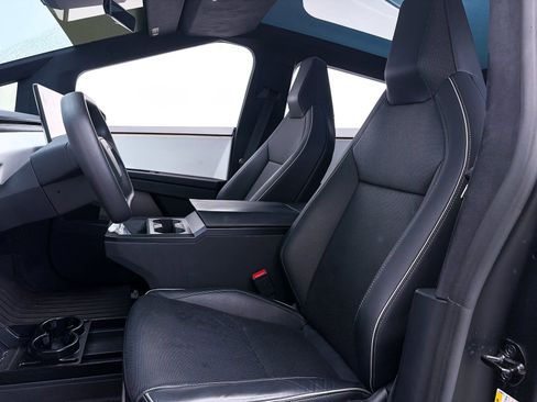 Used 2024 Tesla Cybertruck AWD Crew Cab image 16