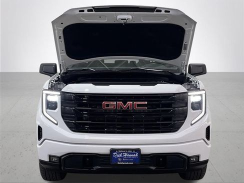 Used 2025 GMC Sierra 1500 Elevation AWD/4WD image 6