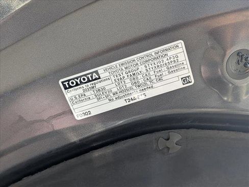 Used 2025 Toyota Highlander LE image 27