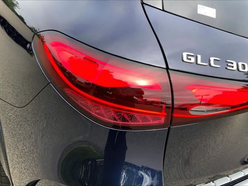 Used 2024 Mercedes-Benz GLC 300 4MATIC image 28