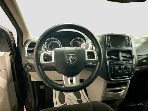 Used 2017 Dodge Grand Caravan SE w/ Power Window Group image 12