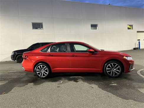 New 2025 Volkswagen Jetta SE image 6