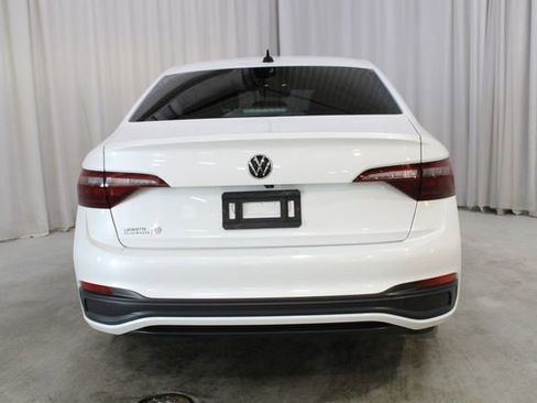 Used 2022 Volkswagen Jetta SE FWD image 25