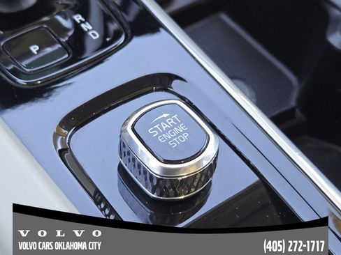 Certified 2023 Volvo XC60 B5 Ultimate w/ Climate Package image 20