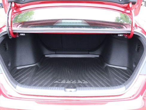 Used 2025 Honda Accord SE image 19