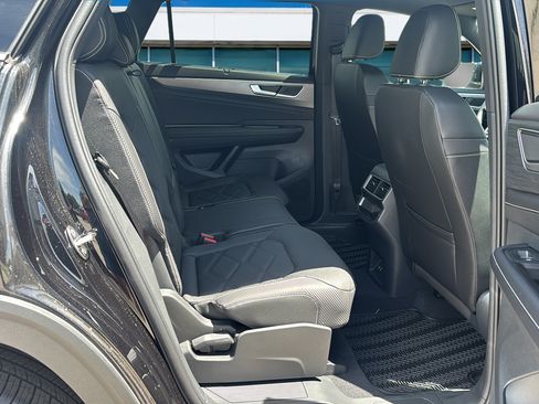 New 2026 Volkswagen Atlas Cross Sport SE AWD/4WD image 13