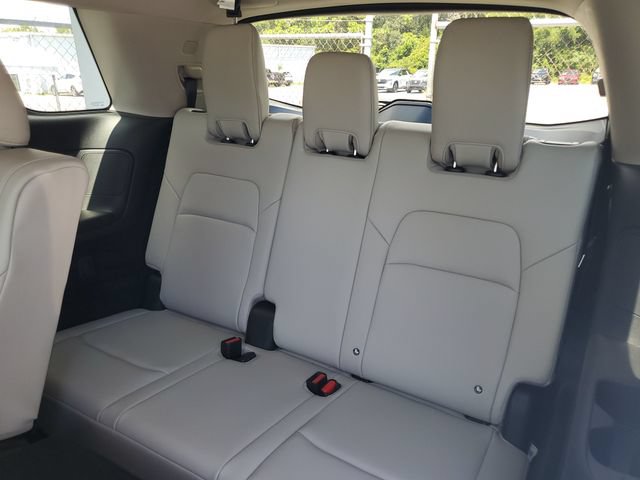 Certified 2025 Nissan Pathfinder SL FWD image 33