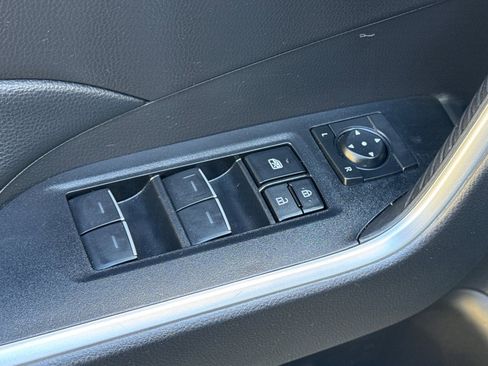 Used 2022 Toyota RAV4 XLE image 13