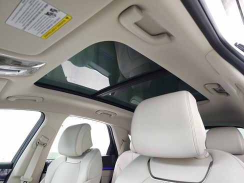 New 2026 Genesis GV70 2.5T Select image 13