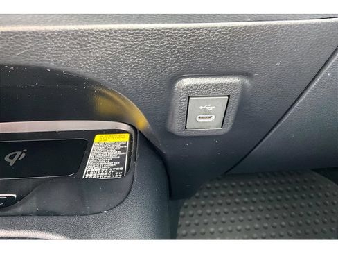 Used 2025 Toyota Corolla SE w/ SE Premium Package AWD/4WD image 33