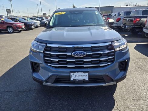 Certified 2025 Ford Explorer Active image 3