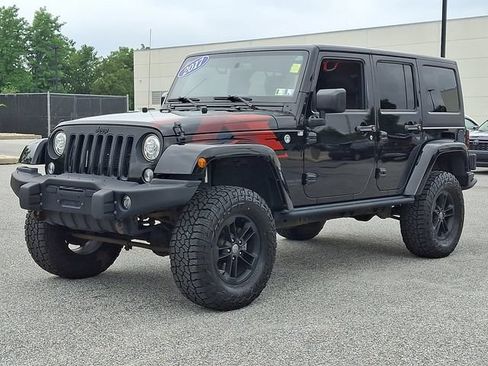 Used 2017 Jeep Wrangler Unlimited Sahara AWD/4WD image 5