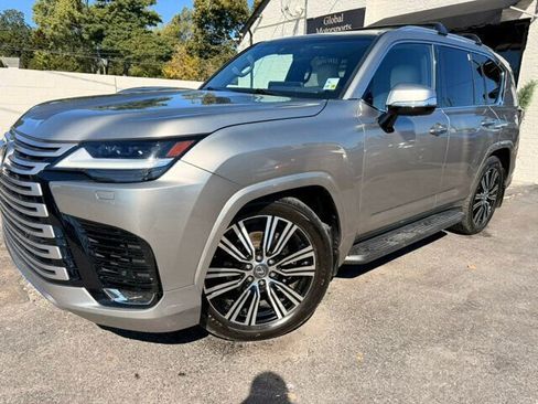 Used 2023 Lexus LX 600 4WD w/ Luxury Package image 2