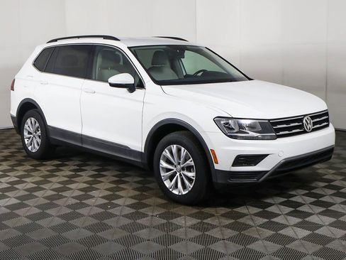 Used 2018 Volkswagen Tiguan SEL image 2